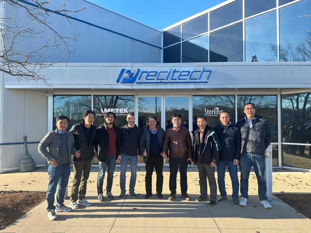 TECOTEC và Precitech cung cấp hệ thống máy tiện siêu chính xác đầu tiên tại Việt Nam 6 z5481168576679 166b6a50bccba7629b139b55953d719e