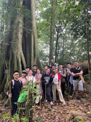 Hình ảnh CBNV Công ty nghỉ ngơi giữa đường