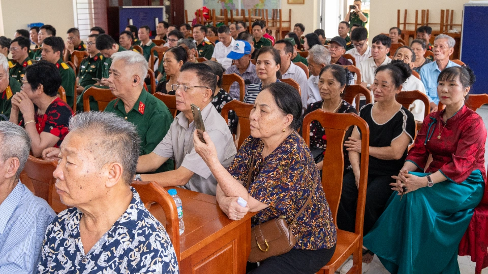 Công ty Cổ phần Thiết bị và Giải pháp Quang điện tử Tecotec cùng Viện Khí tài tri ân cựu chiến binh, gia đình liệt sĩ thôn Mỹ Lộc nhân 79 năm Ngày Thương binh Liệt sĩ 33 DSC09626